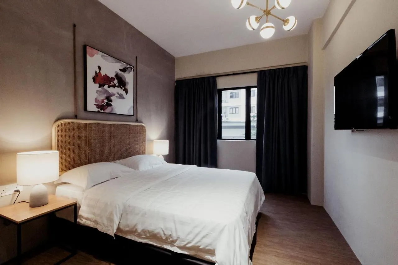 Urban Living Residence Куала-Лумпур 3*,